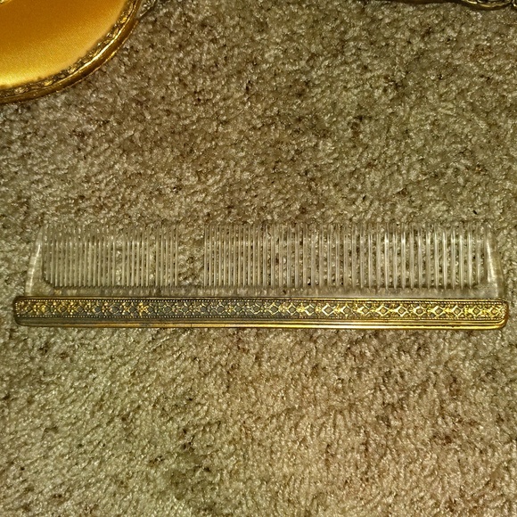 Vtg Ornate Hairbrush, Comb and Mirror Set - Picture 4 of 6